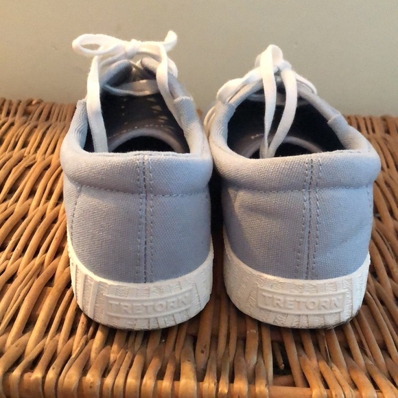 Tretorn Nylite Plus canvas lace sneaker.Women’s size 10. Light blue/white. - Picture 6 of 11